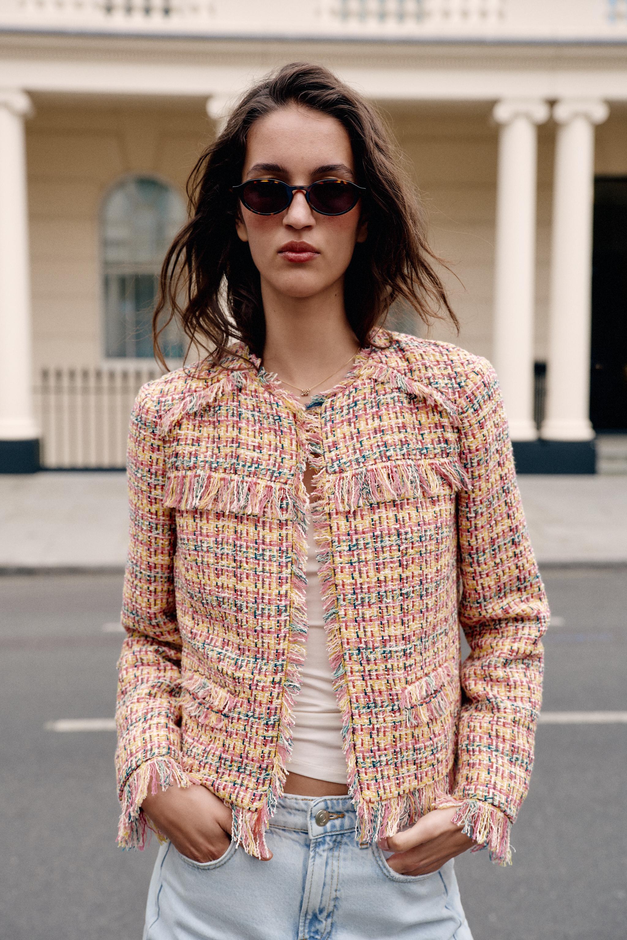 TEXTURED FRINGE BLAZER